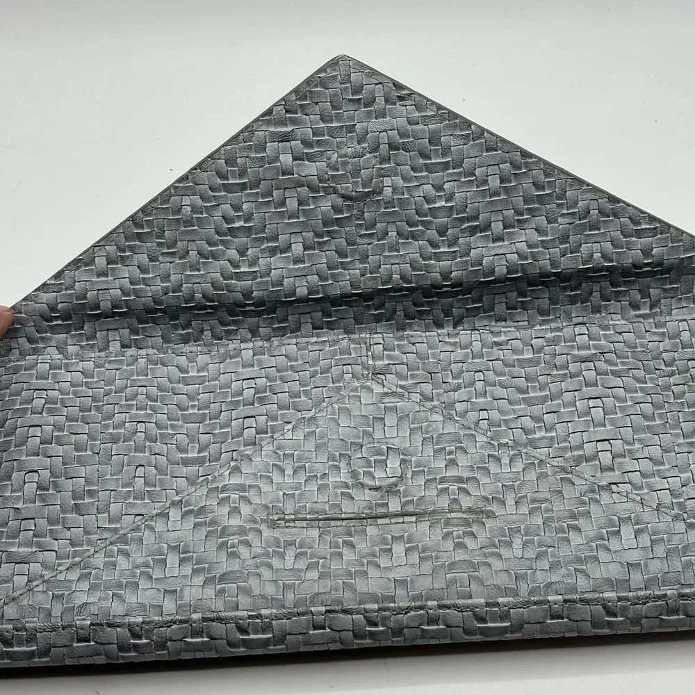 Lulu Townsend Women's Clutch Gray Classic Hollywood Style Magnet Closure